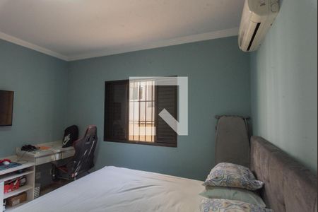 Casa à venda com 200m², 3 quartos e 3 vagasQuarto