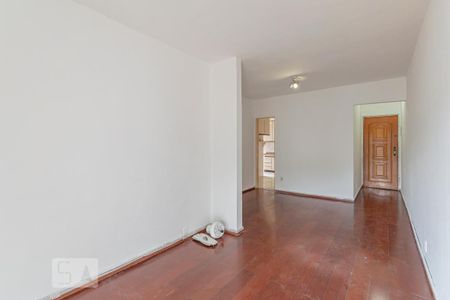 Apartamento à venda com 77m², 2 quartos e 1 vagaSala