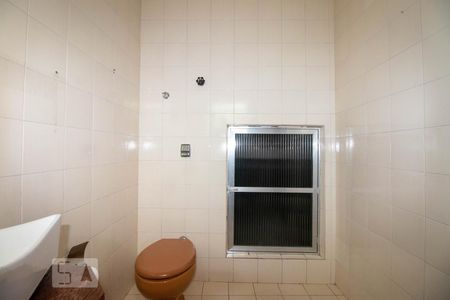 Casa à venda com 420m², 3 quartos e 3 vagasBanheiro Social 2