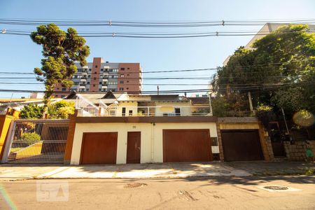 Casa à venda com 420m², 3 quartos e 3 vagasFachada