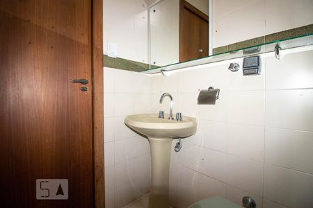 Casa à venda com 420m², 3 quartos e 3 vagasBanheiro Social