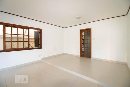 Sala de casa à venda com 3 quartos, 420m² em Passo da Areia, Porto Alegre