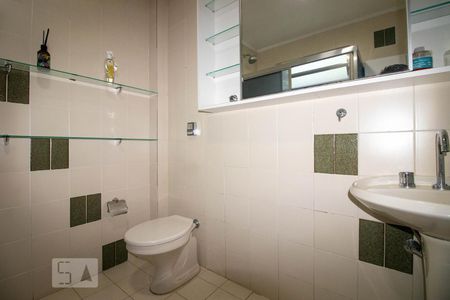 Casa à venda com 420m², 3 quartos e 3 vagasBanheiro da Suíte