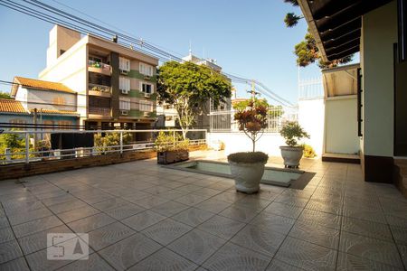 Casa à venda com 420m², 3 quartos e 3 vagasPátio - Frente