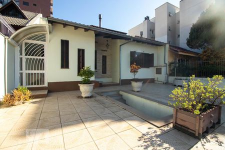 Casa à venda com 420m², 3 quartos e 3 vagasFachada