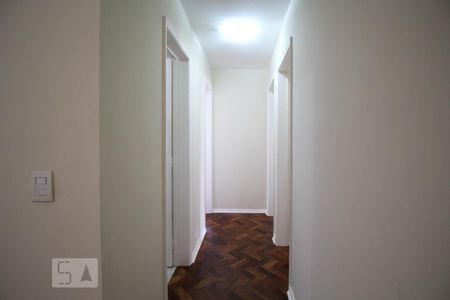 Corredor de apartamento à venda com 3 quartos, 95m² em Moema, São Paulo