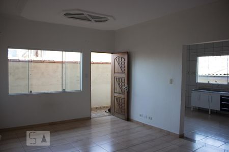 Sala de casa para alugar com 4 quartos, 200m² em Vila Progresso (zona Leste), São Paulo