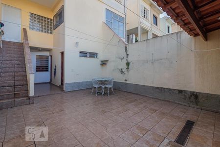 Casa à venda com 222m², 3 quartos e 2 vagasQuintal/ Churrasqueira