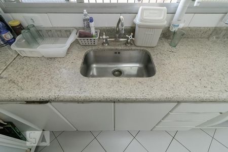 Casa à venda com 222m², 3 quartos e 2 vagasCozinha