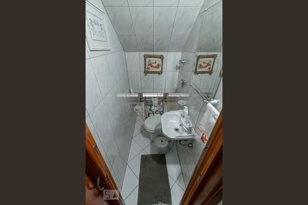 Casa à venda com 222m², 3 quartos e 2 vagasLavabo