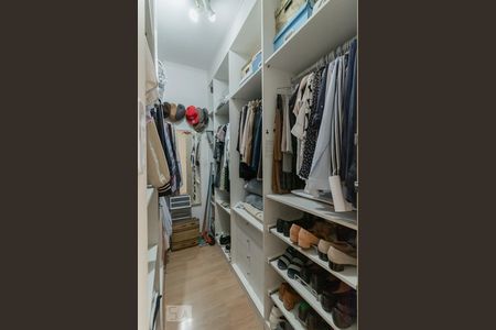 Casa à venda com 222m², 3 quartos e 2 vagasQuarto 1 - Suíte (CLOSET)
