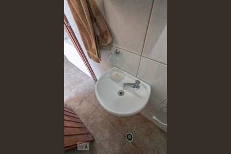 Casa à venda com 222m², 3 quartos e 2 vagasBanheiro de Serviço