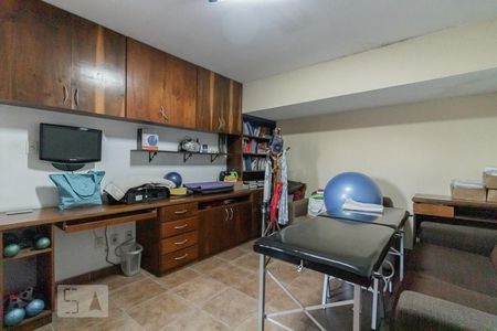 Casa à venda com 222m², 3 quartos e 2 vagasQuarto de Serviço/Escritóro