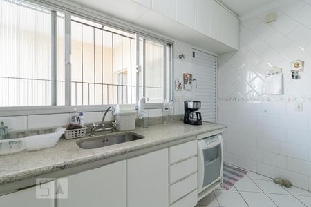 Casa à venda com 222m², 3 quartos e 2 vagasCozinha
