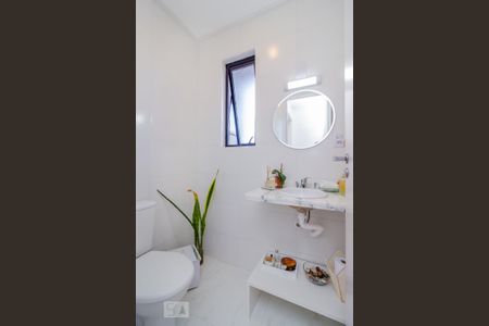 Apartamento à venda com 101m², 3 quartos e 1 vaga Apartamento à venda com 101m², 3 quartos e 1 vagaBanheiro de Serviço