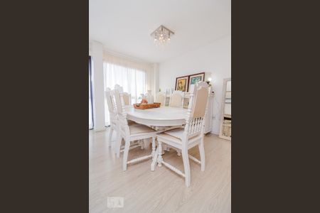 Apartamento à venda com 101m², 3 quartos e 1 vaga Apartamento à venda com 101m², 3 quartos e 1 vagaSala