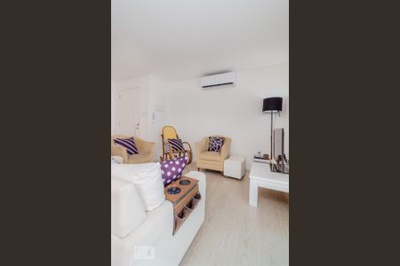 Apartamento à venda com 101m², 3 quartos e 1 vaga Apartamento à venda com 101m², 3 quartos e 1 vagaSala