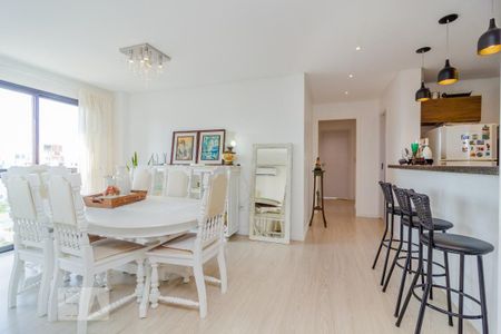 Apartamento à venda com 101m², 3 quartos e 1 vaga Apartamento à venda com 101m², 3 quartos e 1 vagaSala