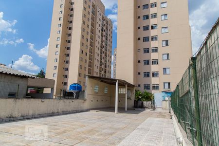 Casa à venda com 240m², 3 quartos e 4 vagas Casa à venda com 240m², 3 quartos e 4 vagasTerraço