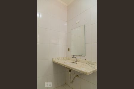 Casa à venda com 240m², 3 quartos e 4 vagas Casa à venda com 240m², 3 quartos e 4 vagasBanheiro da suíte 3