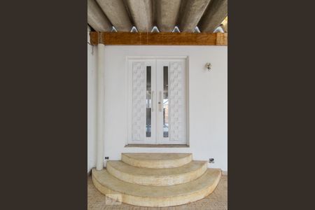 Casa à venda com 240m², 3 quartos e 4 vagas Casa à venda com 240m², 3 quartos e 4 vagasGaragem - Entrada