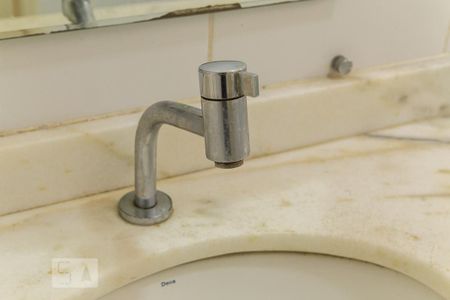 Casa à venda com 240m², 3 quartos e 4 vagas Casa à venda com 240m², 3 quartos e 4 vagasBanheiro da suíte 3 - Torneira