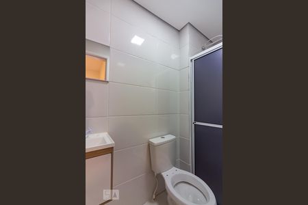 Banheiro de apartamento para alugar com 1 quarto, 30m² em Presidente Altino, Osasco