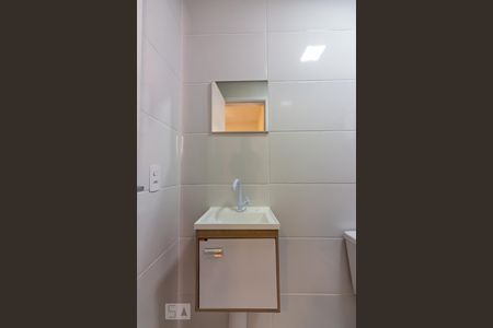 Banheiro de apartamento para alugar com 1 quarto, 30m² em Presidente Altino, Osasco