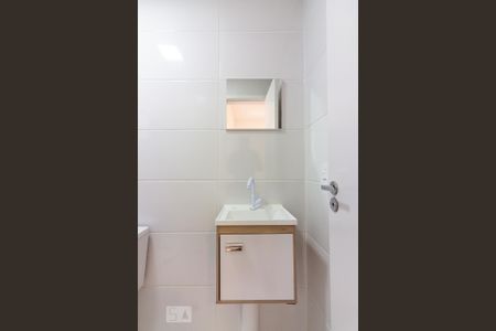 Banheiro de apartamento para alugar com 1 quarto, 30m² em Presidente Altino, Osasco