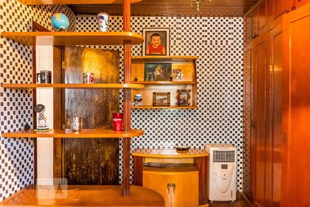 Casa à venda com 600m², 4 quartos e 5 vagas Casa à venda com 600m², 4 quartos e 5 vagasQuarto 2