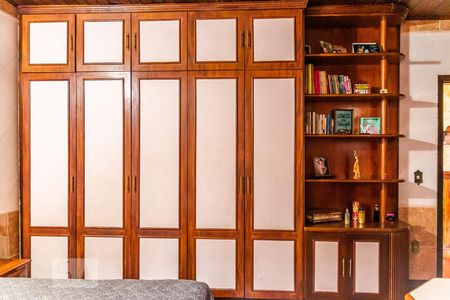 Casa à venda com 600m², 4 quartos e 5 vagas Casa à venda com 600m², 4 quartos e 5 vagasSuíte 1