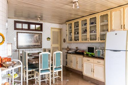 Casa à venda com 600m², 4 quartos e 5 vagas Casa à venda com 600m², 4 quartos e 5 vagasCozinha