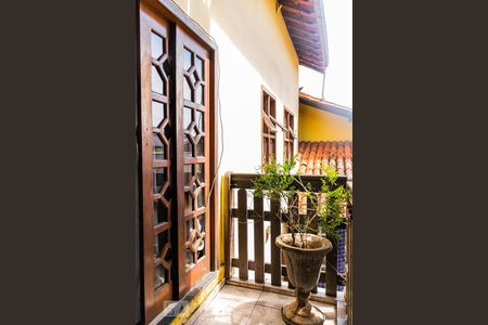 Casa à venda com 600m², 4 quartos e 5 vagas Casa à venda com 600m², 4 quartos e 5 vagasVaranda da Suíte Master