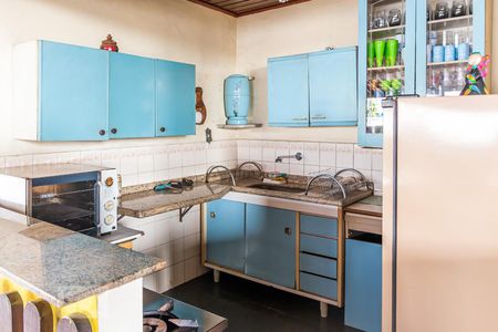 Casa à venda com 600m², 4 quartos e 5 vagas Casa à venda com 600m², 4 quartos e 5 vagasEspaço Gourmet