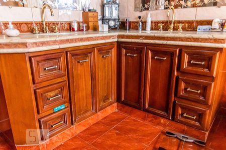 Casa à venda com 600m², 4 quartos e 5 vagas Casa à venda com 600m², 4 quartos e 5 vagasBanheiro da Suíte Master