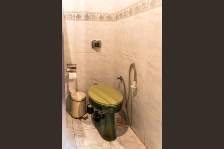 Casa à venda com 600m², 4 quartos e 5 vagas Casa à venda com 600m², 4 quartos e 5 vagasBanheiro Social