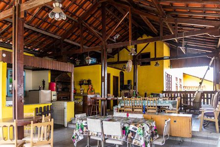 Casa à venda com 600m², 4 quartos e 5 vagas Casa à venda com 600m², 4 quartos e 5 vagasEspaço Gourmet