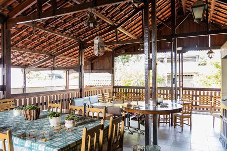 Casa à venda com 600m², 4 quartos e 5 vagas Casa à venda com 600m², 4 quartos e 5 vagasEspaço Gourmet