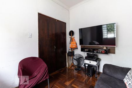 Sala de Vídeo de casa à venda com 3 quartos, 180m² em Cambuci, São Paulo