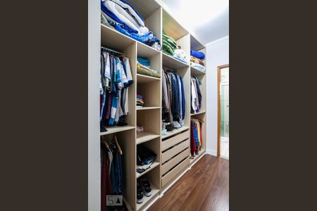 Casa à venda com 197m², 3 quartos e 4 vagasCloset da suíte