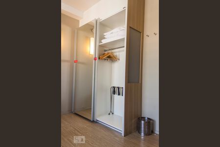 Sala de apartamento à venda com 1 quarto, 30m² em Alphaville Industrial, Barueri