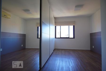 Quarto Suíte 1 de apartamento para alugar com 2 quartos, 86m² em Petrópolis, Porto Alegre