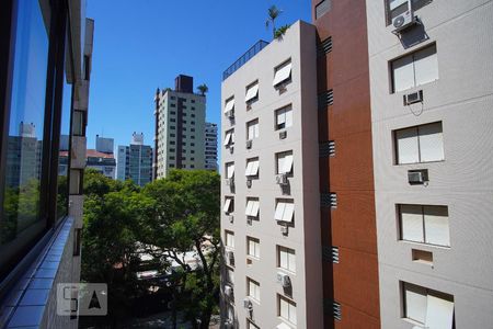 Sala -Vista  de apartamento para alugar com 2 quartos, 86m² em Petrópolis, Porto Alegre