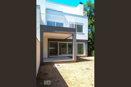 Casa de condomínio à venda com 276m², 3 quartos e 3 vagasFachada