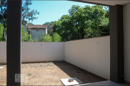 Casa de condomínio à venda com 276m², 3 quartos e 3 vagasQuintal