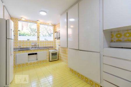 Casa à venda com 650m², 4 quartos e 4 vagasCozinha