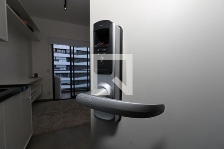 Studio à venda com 32m², 1 quarto e 1 vagaPorta com Fechadura Digital
