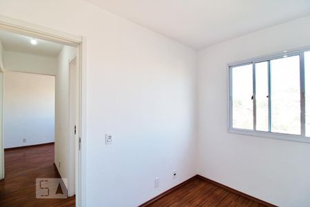 Quarto 1 de apartamento para alugar com 2 quartos, 42m² em Jardim Novo Taboão, São Paulo