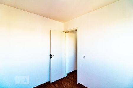 Quarto 1 de apartamento para alugar com 2 quartos, 42m² em Jardim Novo Taboão, São Paulo