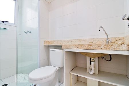 Banheiro de apartamento para alugar com 2 quartos, 42m² em Jardim Novo Taboão, São Paulo